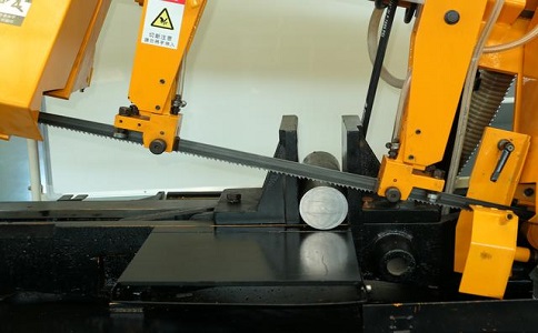 新会数控带锯床自动送料精度会出现偏差吗？