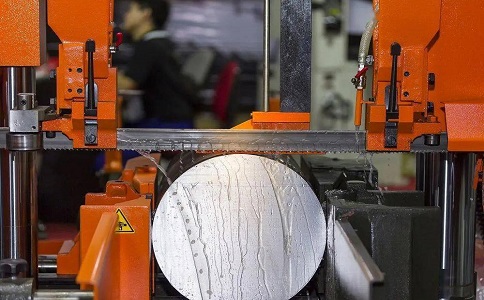 新会立式金属带锯床切削出现跑带故障解决方法! 新会立式金属带锯床切削出现跑带故障解决方法!